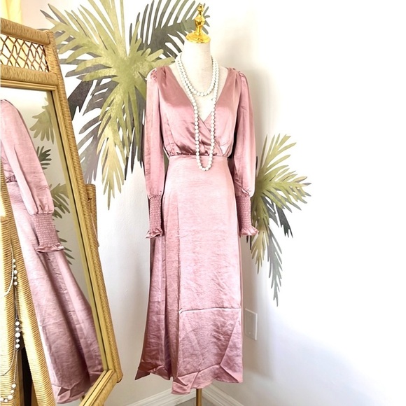 NWT Lulus Exclusive!Elegant Mauve Metallic Pink Satin,Backless Dress, Size XS - Picture 4 of 11